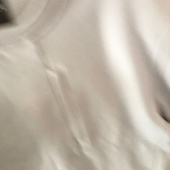 Doterra Women’s Pullover Sweatshirt Size Medium Cream Long Sleeve Front Pocket - Picture 6 of 8